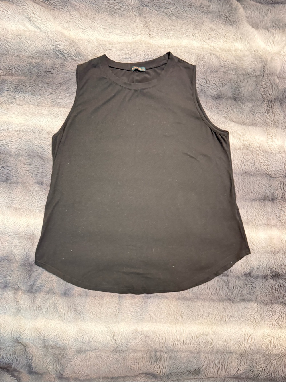 Black Sleeveless Crewneck Tank Top — Lightweight Everyday Essential